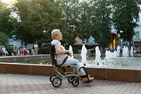 протезирование зубов для пенсионеров